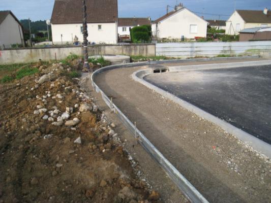 Concrete pour in France with Poly Forms Flatwork forms